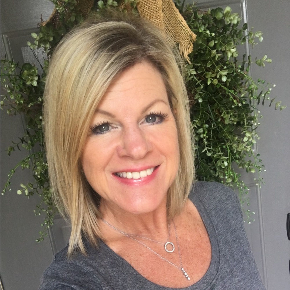 Meet your Posher, Denise